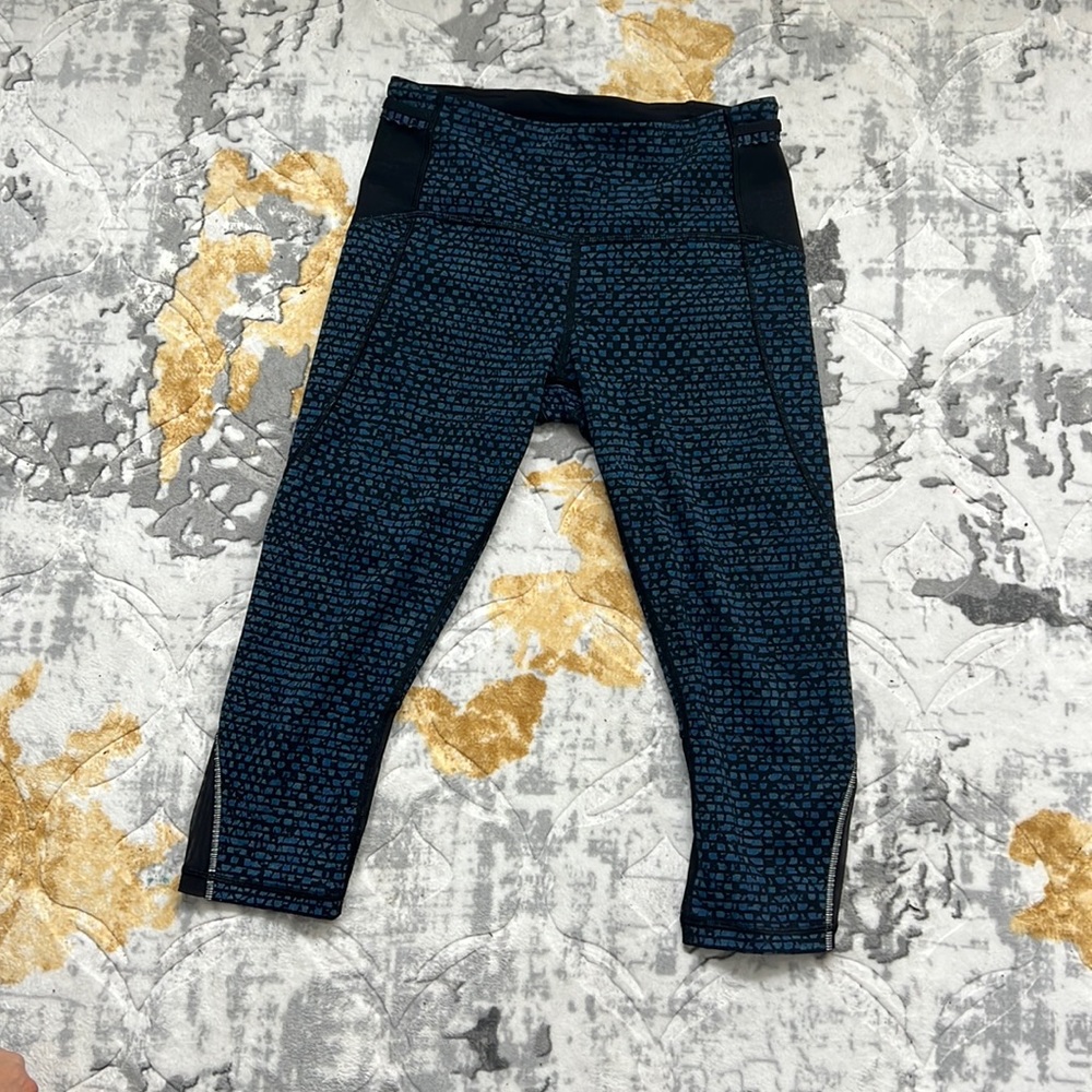 Lululemon Free Runner Crop Leggings